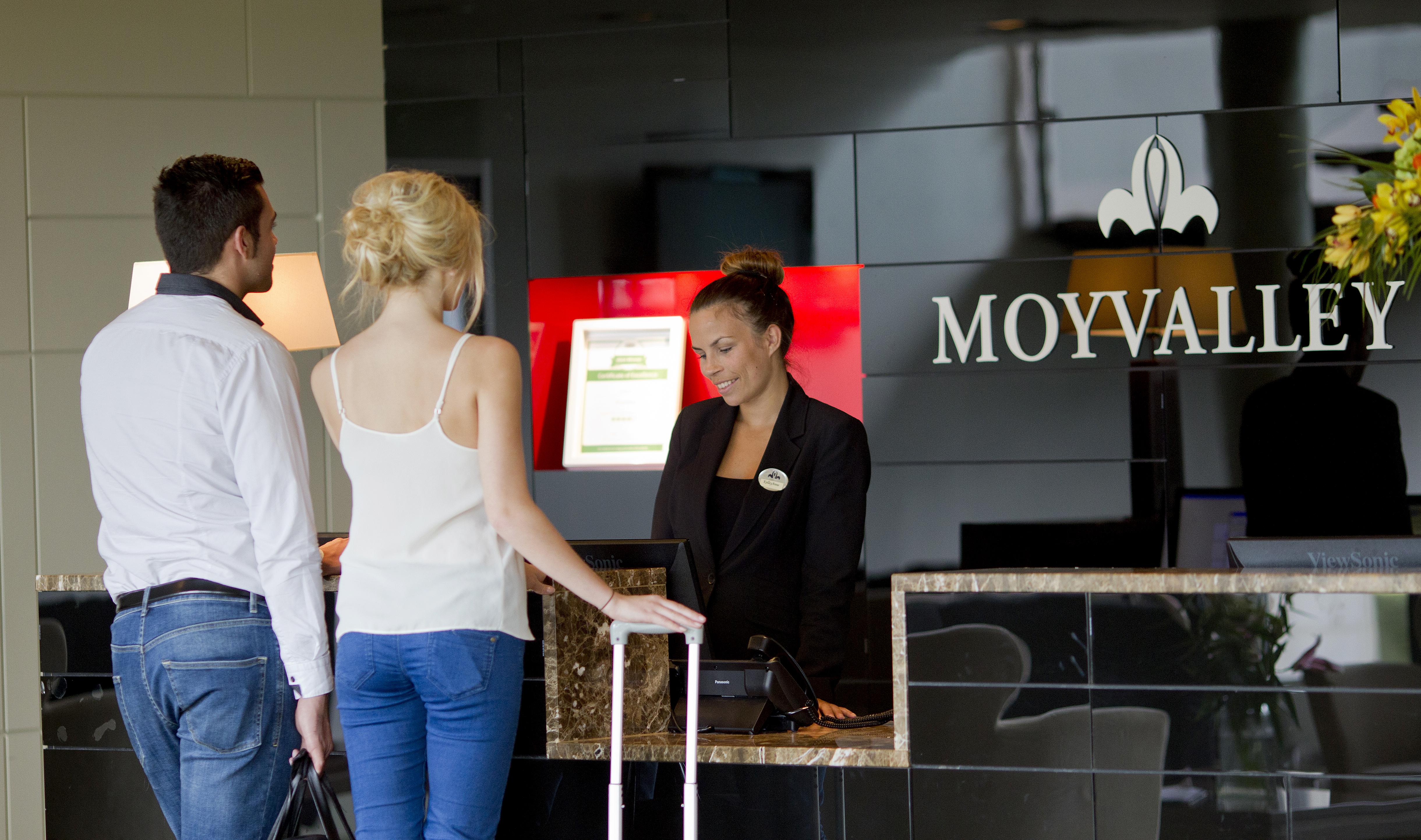 โรงแรมมอยวัลเล่ย์โฮเท็ลแอนด์กอล์ฟรีสอร์ท Moyvalley ภายนอก รูปภาพ