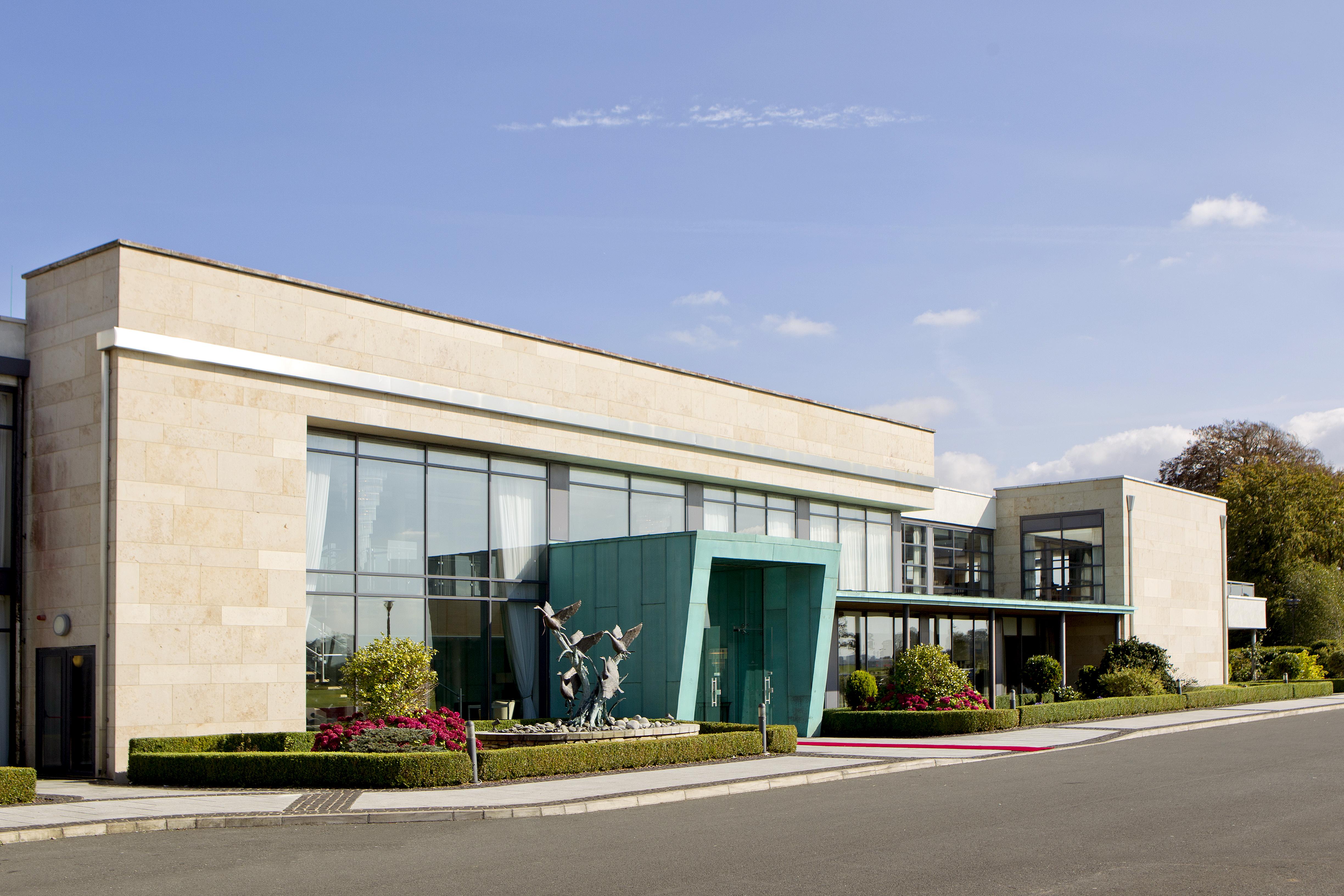 โรงแรมมอยวัลเล่ย์โฮเท็ลแอนด์กอล์ฟรีสอร์ท Moyvalley ภายนอก รูปภาพ