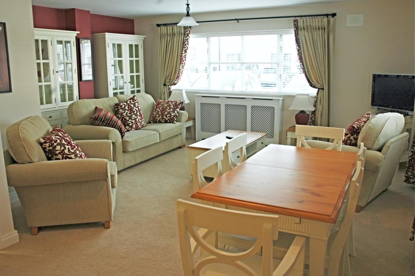 โรงแรมมอยวัลเล่ย์โฮเท็ลแอนด์กอล์ฟรีสอร์ท Moyvalley ภายนอก รูปภาพ