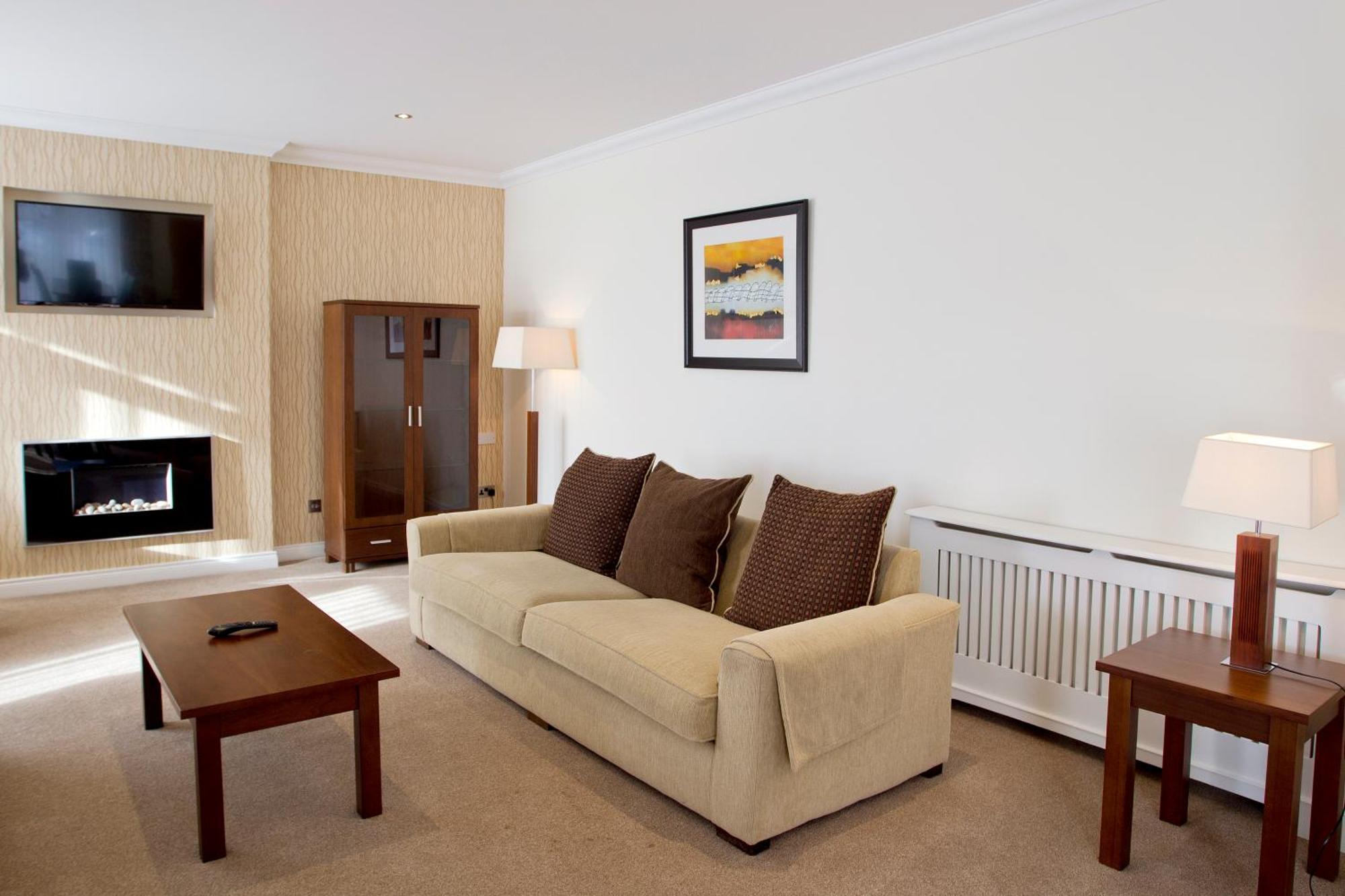 โรงแรมมอยวัลเล่ย์โฮเท็ลแอนด์กอล์ฟรีสอร์ท Moyvalley ภายนอก รูปภาพ